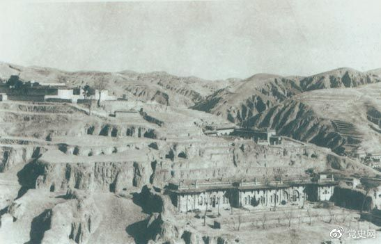 1947年12月25日至28日，中共中央在陜北米脂楊家溝召開擴(kuò)大會(huì)議（十二月會(huì)議）。圖為會(huì)議會(huì)址。